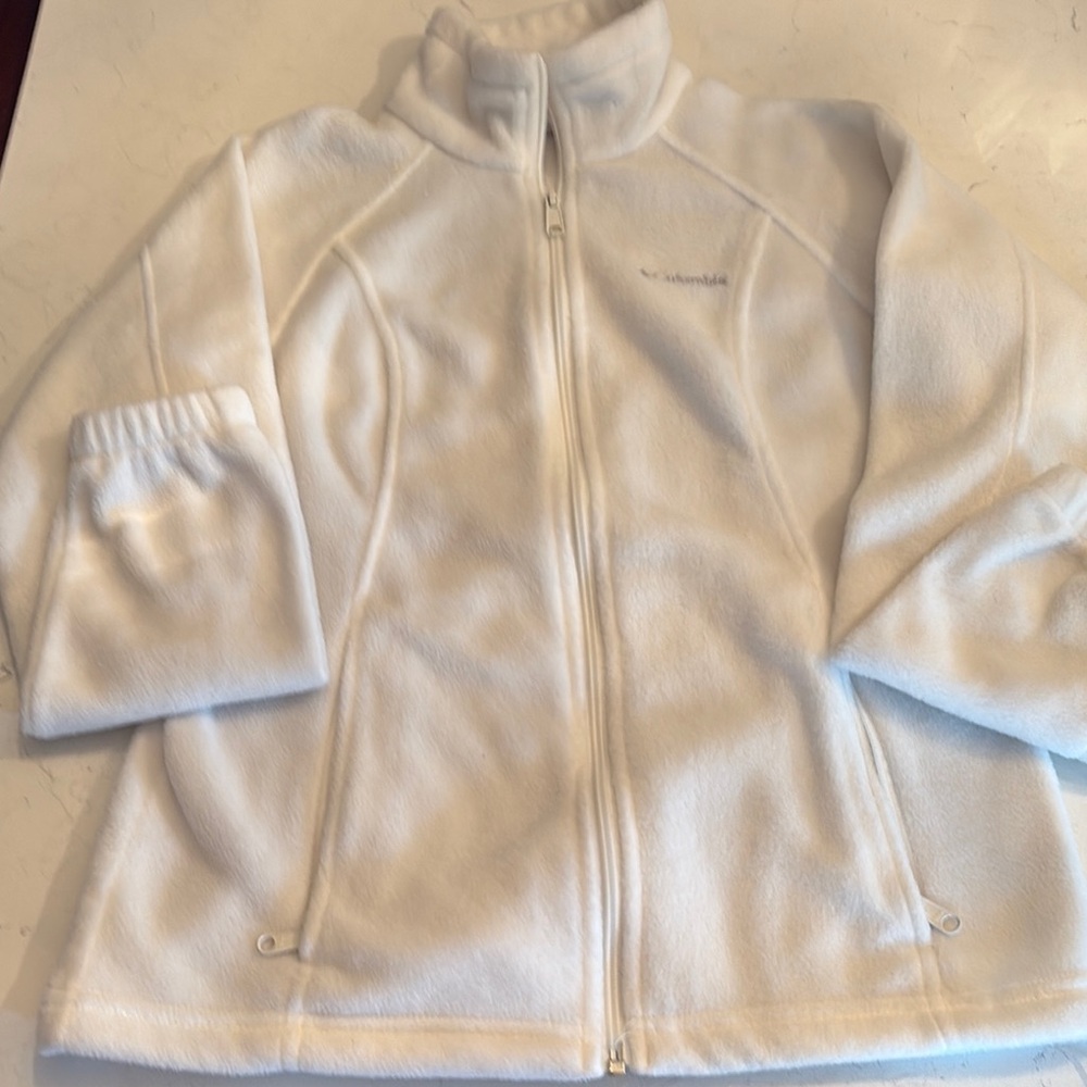 Columbia White Puffer Jacket with Stand-Up Collar